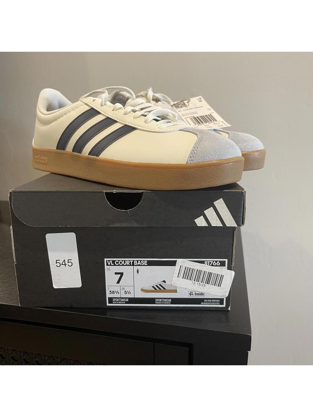 adidas VL Court Base Sneakers - Size 7W - New in Box